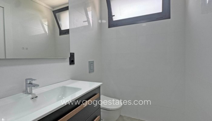 Te koop - Huis - Vrijstaande Villa - Torrevieja - Torrevieja Centro