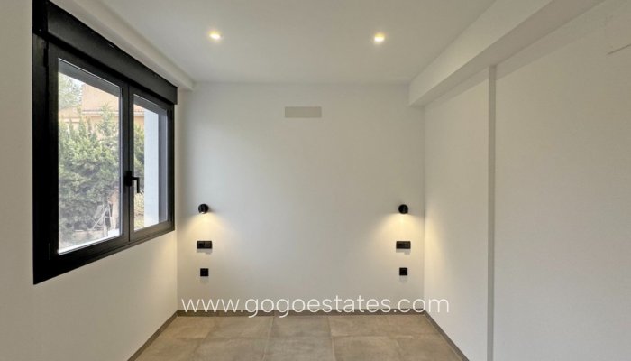 Te koop - Huis - Vrijstaande Villa - Torrevieja - Torrevieja Centro