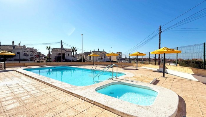 Te koop - Huis - Bungalow - Torrevieja - Torrevieja Centro