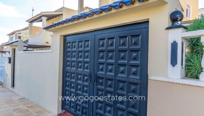 Te koop - Huis - Vrijstaande Villa - Orihuela - Villamartin