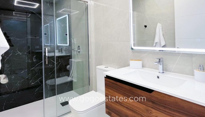 Te koop - Appartement - Appartement op de middelste verdieping - Torrevieja - Playa del Cura