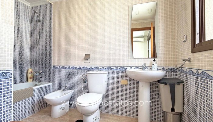 Te koop - Appartement - Appartement op de middelste verdieping - Torrevieja - Torrevieja Centro