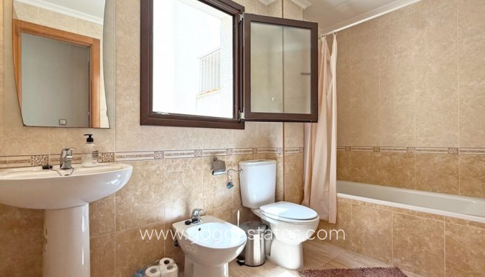 Te koop - Appartement - Appartement op de middelste verdieping - Torrevieja - Torrevieja Centro