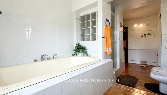 Te koop - Huis - Vrijstaande Villa - Orihuela - La Zenia