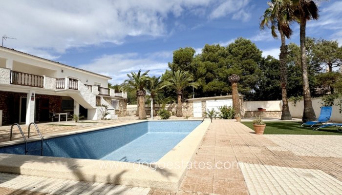 Te koop - Huis - Vrijstaande Villa - Orihuela - La Zenia