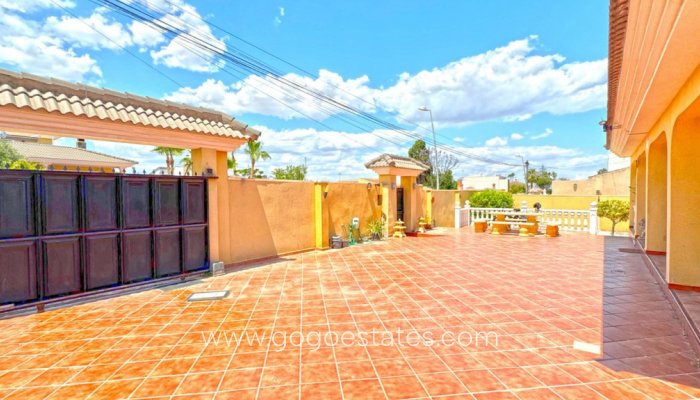 Te koop - Huis - Vrijstaande Villa - Torrevieja - Torrevieja Centro