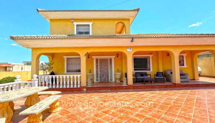 Te koop - Huis - Vrijstaande Villa - Torrevieja - Torrevieja Centro