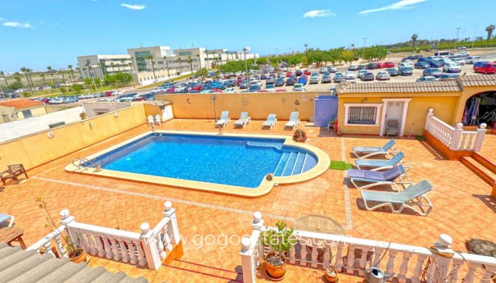 Te koop - Huis - Vrijstaande Villa - Torrevieja - Torrevieja Centro