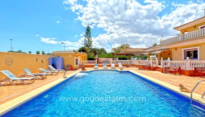 Te koop - Huis - Vrijstaande Villa - Torrevieja - Torrevieja Centro