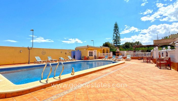 Te koop - Huis - Vrijstaande Villa - Torrevieja - Torrevieja Centro