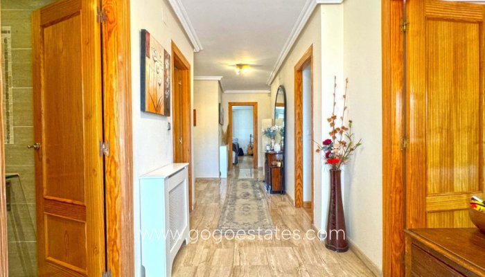 Te koop - Huis - Vrijstaande Villa - Torrevieja - Torrevieja Centro