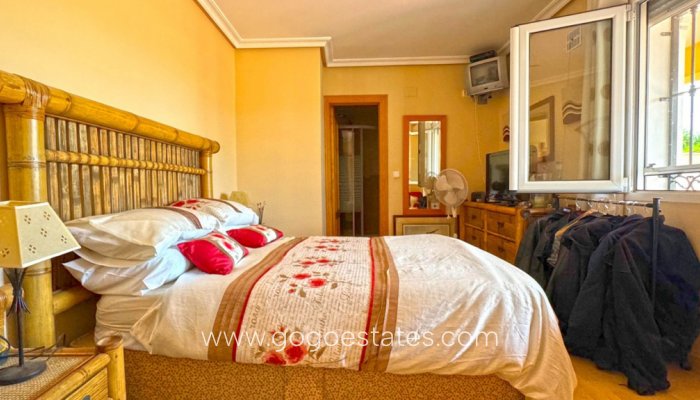 Te koop - Huis - Vrijstaande Villa - Torrevieja - Torrevieja Centro