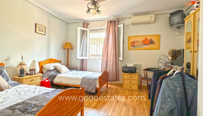 Te koop - Huis - Vrijstaande Villa - Torrevieja - Torrevieja Centro