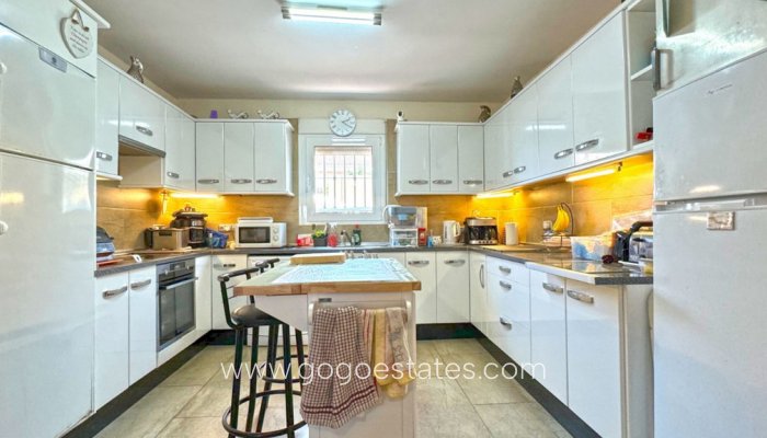 Te koop - Huis - Vrijstaande Villa - Torrevieja - Torrevieja Centro