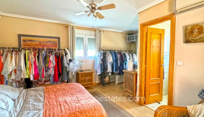 Te koop - Huis - Vrijstaande Villa - Torrevieja - Torrevieja Centro