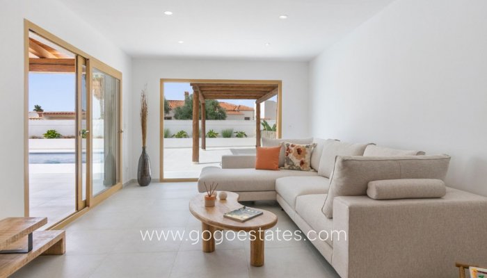 Te koop - Huis - Vrijstaande Villa - Torrevieja - Torrevieja Centro