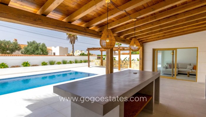 Te koop - Huis - Vrijstaande Villa - Torrevieja - Torrevieja Centro