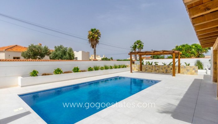 Te koop - Huis - Vrijstaande Villa - Torrevieja - Torrevieja Centro