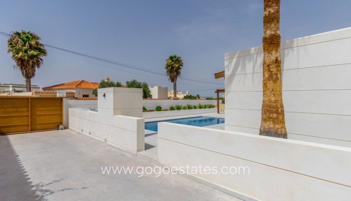 Te koop - Huis - Vrijstaande Villa - Torrevieja - Torrevieja Centro