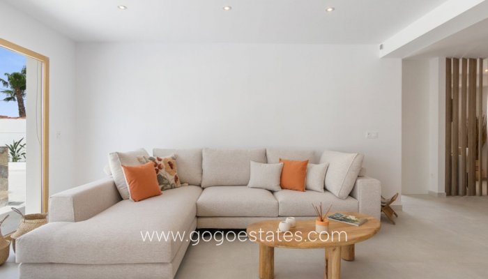 Te koop - Huis - Vrijstaande Villa - Torrevieja - Torrevieja Centro