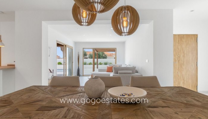 Te koop - Huis - Vrijstaande Villa - Torrevieja - Torrevieja Centro