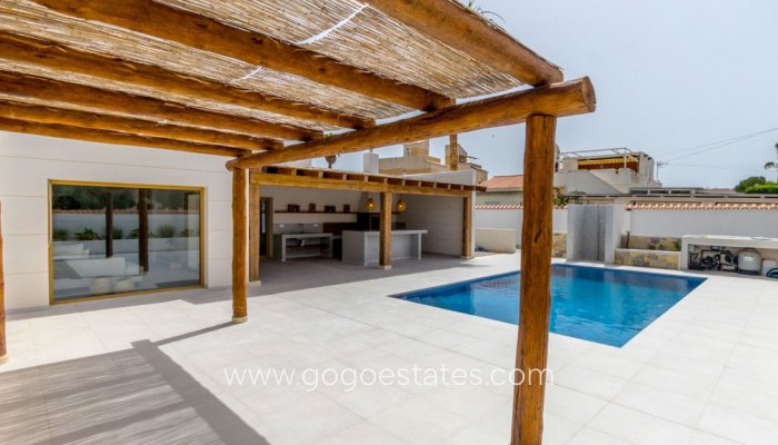 Te koop - Huis - Vrijstaande Villa - Torrevieja - Torrevieja Centro