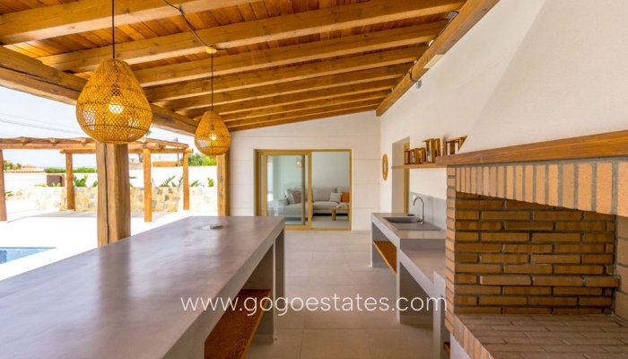 Te koop - Huis - Vrijstaande Villa - Torrevieja - Torrevieja Centro