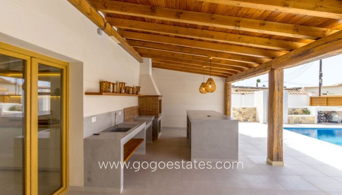 Te koop - Huis - Vrijstaande Villa - Torrevieja - Torrevieja Centro