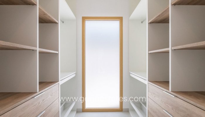 Te koop - Huis - Vrijstaande Villa - Torrevieja - Torrevieja Centro