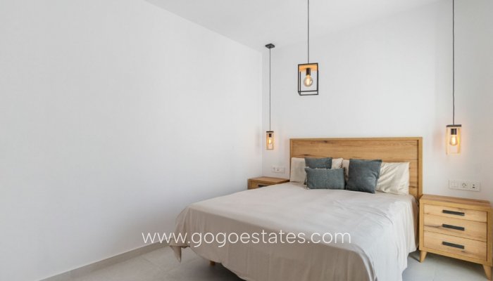 Te koop - Huis - Vrijstaande Villa - Torrevieja - Torrevieja Centro