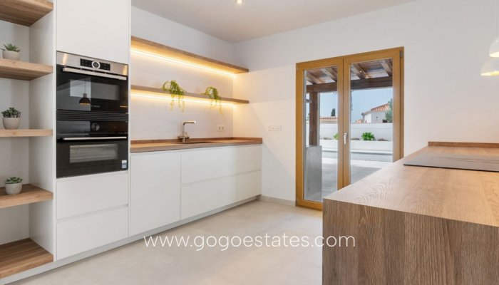 Te koop - Huis - Vrijstaande Villa - Torrevieja - Torrevieja Centro