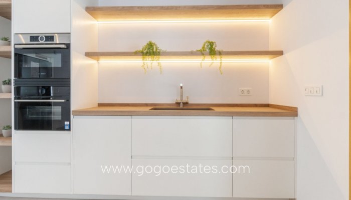 Te koop - Huis - Vrijstaande Villa - Torrevieja - Torrevieja Centro