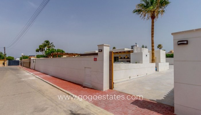 Te koop - Huis - Vrijstaande Villa - Torrevieja - Torrevieja Centro