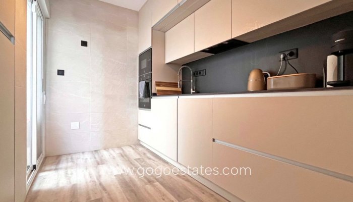 Te koop - Huis - Stadswoning - Torrevieja - Torrevieja Centro