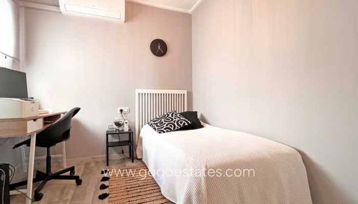 Te koop - Huis - Stadswoning - Torrevieja - Torrevieja Centro