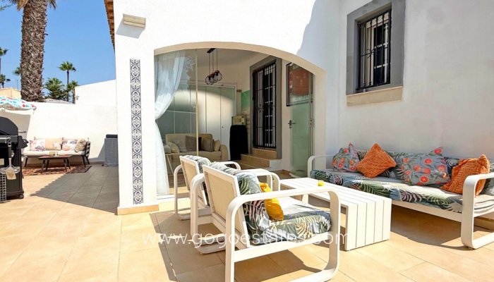 Te koop - Huis - Vrijstaande Villa - Orihuela - Villamartin