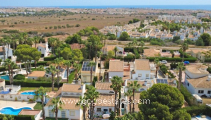 Te koop - Huis - Vrijstaande Villa - Orihuela - Villamartin