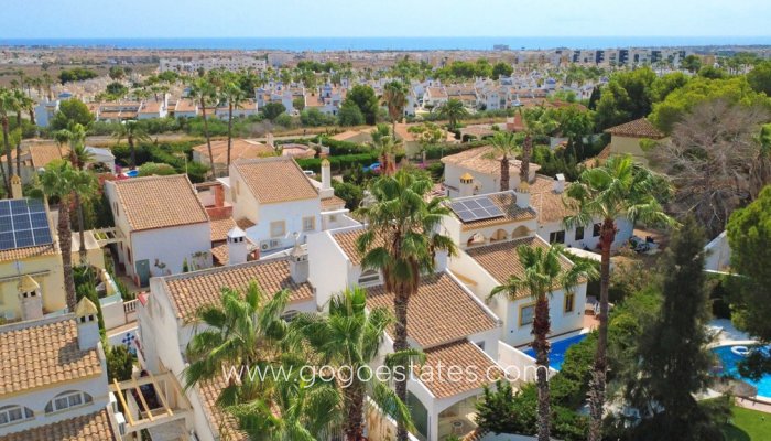 Te koop - Huis - Vrijstaande Villa - Orihuela - Villamartin