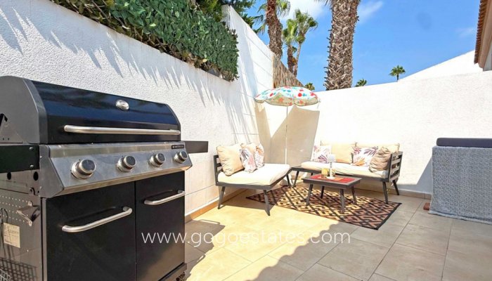 Te koop - Huis - Vrijstaande Villa - Orihuela - Villamartin