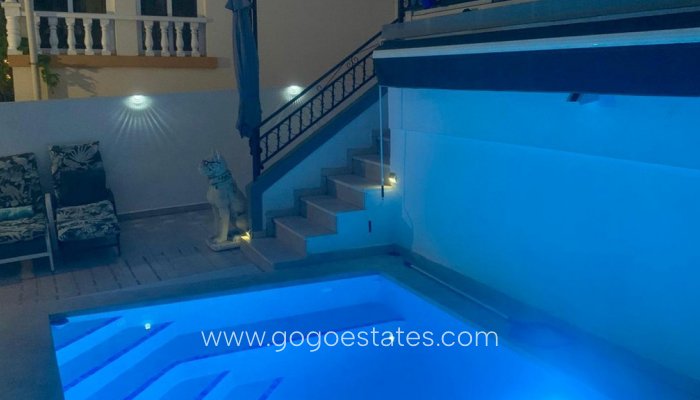 Te koop - Huis - Vrijstaande Villa - Orihuela - Villamartin