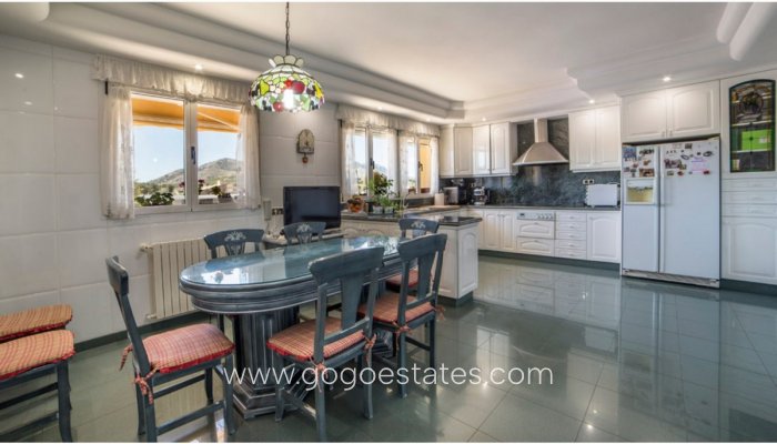 Resale - House - Detached Villa - Yecla - Yecla Centro