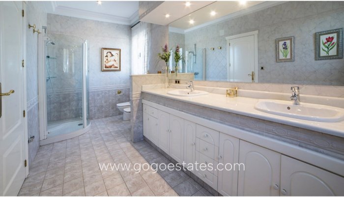 Resale - House - Detached Villa - Yecla - Yecla Centro