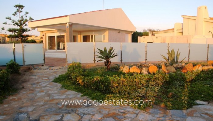 Te koop - Huis - Vrijstaande Villa - San Javier - La Manga Del Mar Menor