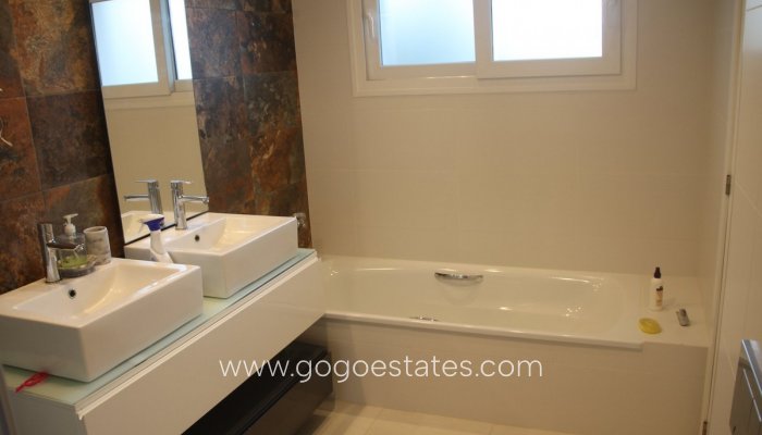 Te koop - Huis - Vrijstaande Villa - San Javier - La Manga Del Mar Menor