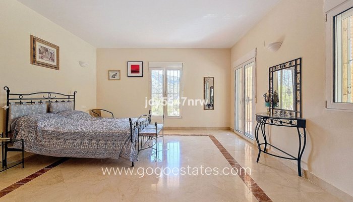 Te koop - Huis - Vrijstaande Villa - Fortuna - Fortuna Centro