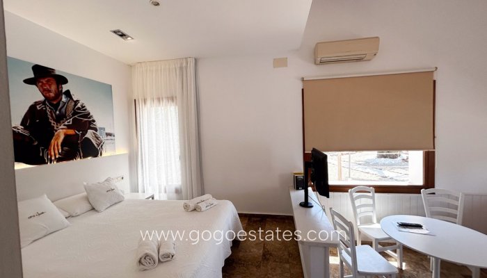 Wiederverkauf - Gewerbe - Hotel - Ñeca