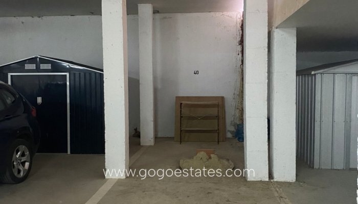 Wiederverkauf - Gewerbe - Parkplatz - Los Escullos