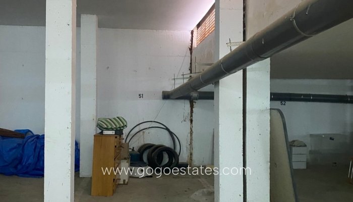 Wiederverkauf - Gewerbe - Parkplatz - Los Escullos