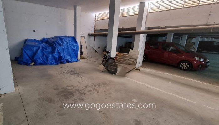 Wiederverkauf - Gewerbe - Parkplatz - Los Escullos