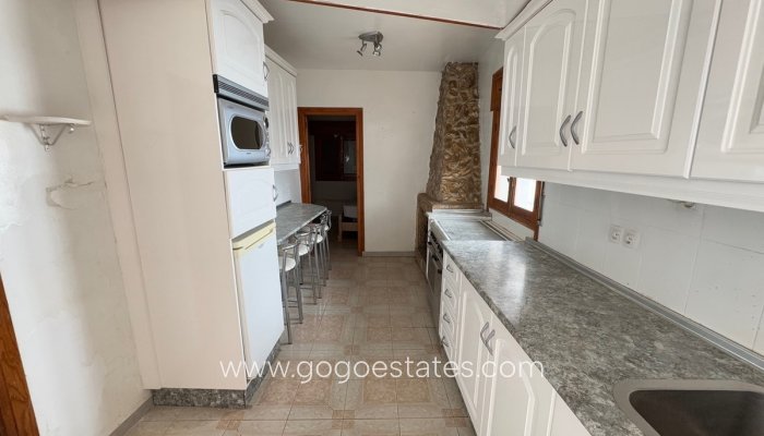 Resale - House - Townhouse - Seron